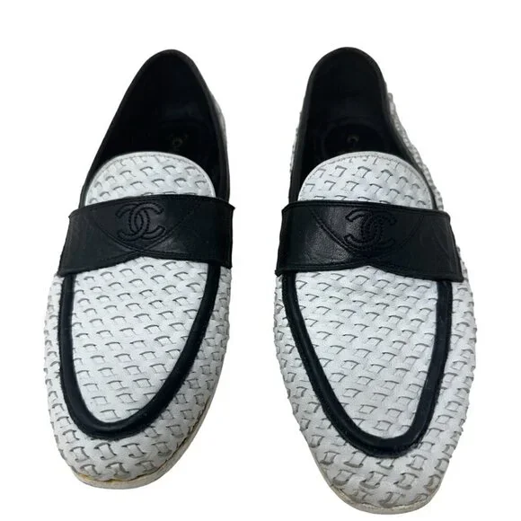 Chanel Classic Academia Black White Woven Leather CC Logo Loafer Slip On Flats - Picture 5 of 16